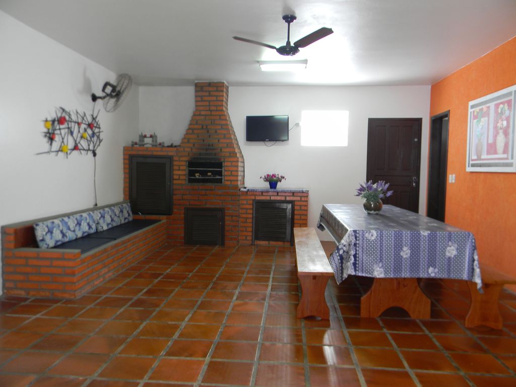 Casa confortável e ampla, à 100 metros da praia
